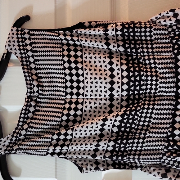 Dress - Picture 2 of 4